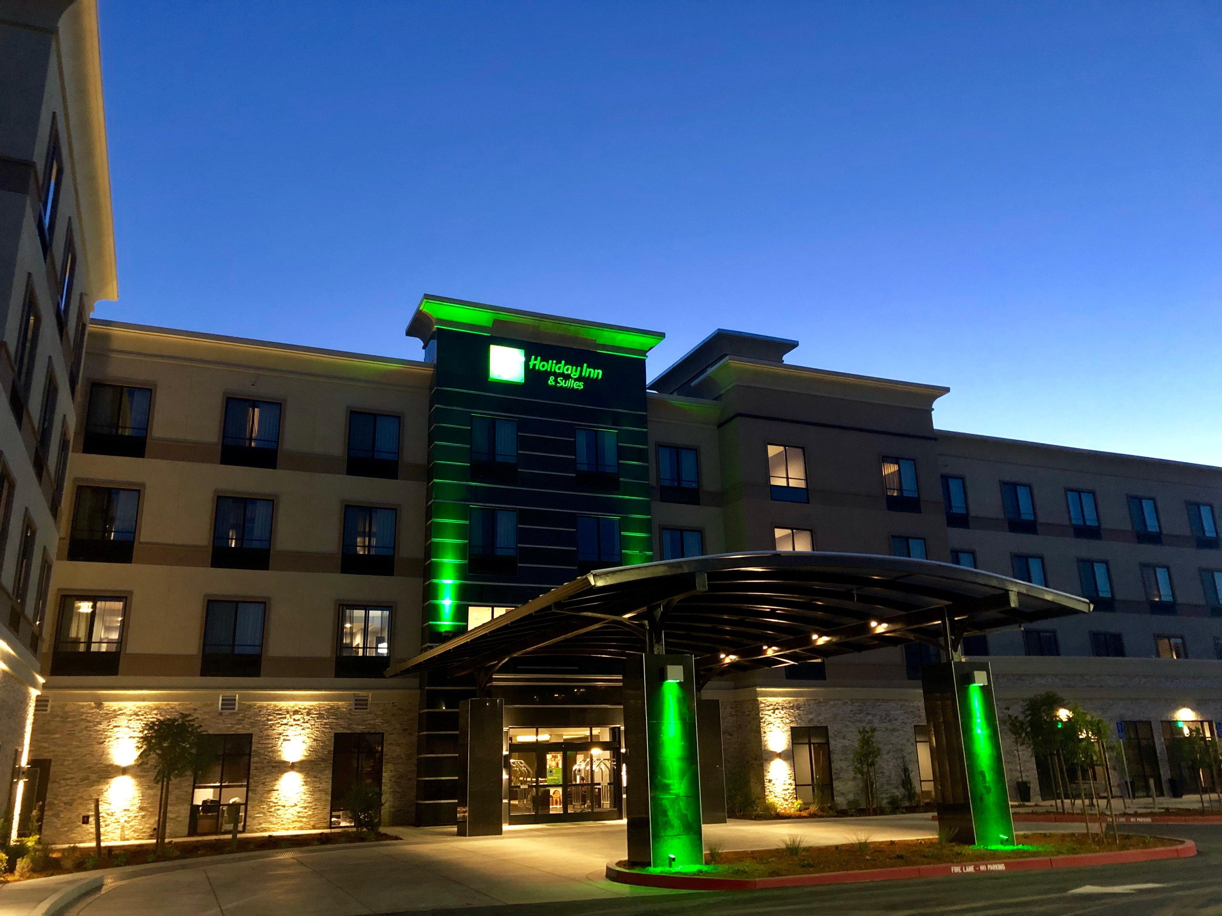 Holiday Inn Hotel & Suites Silicon Valley - Milpitas By Ihg Exterior foto